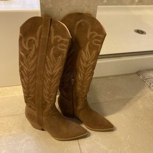 Only worn once! Oasis Society Western Boots. Size 9